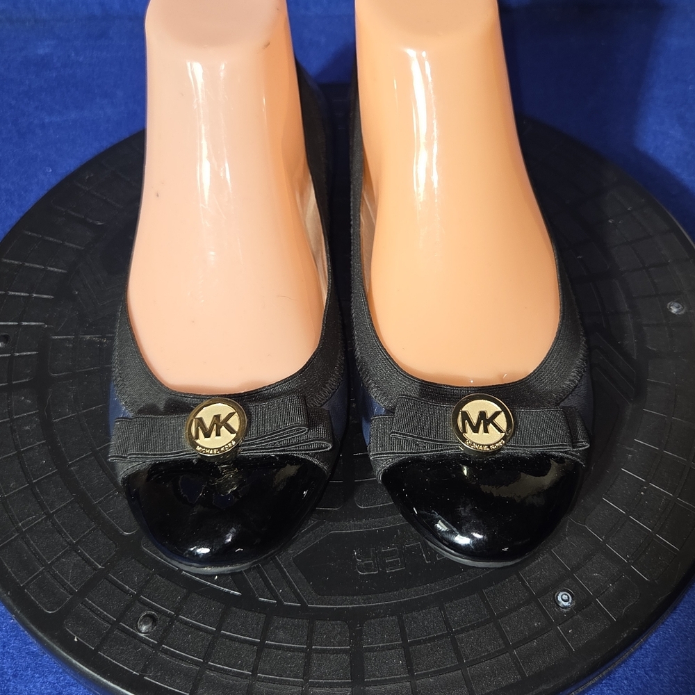 Michael Kors Dixie Blue & Black Ballet Flats w/Gold MK Medallion, 7.5M-US